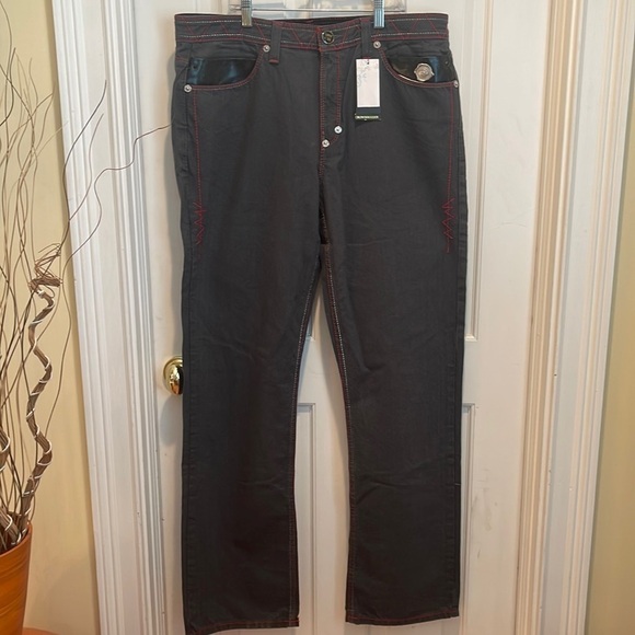 Crown Holder🔥Sale🔥 NWT grey jeans with red stitching - Picture 1 of 10